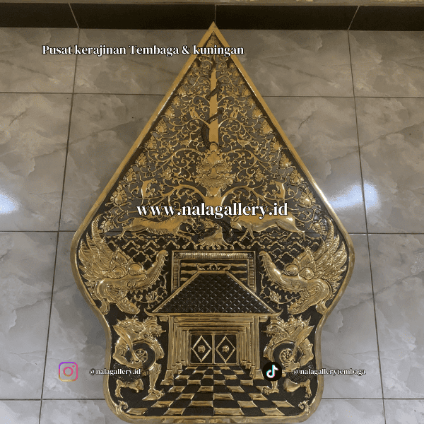 Gunungan Wayang Tembaga