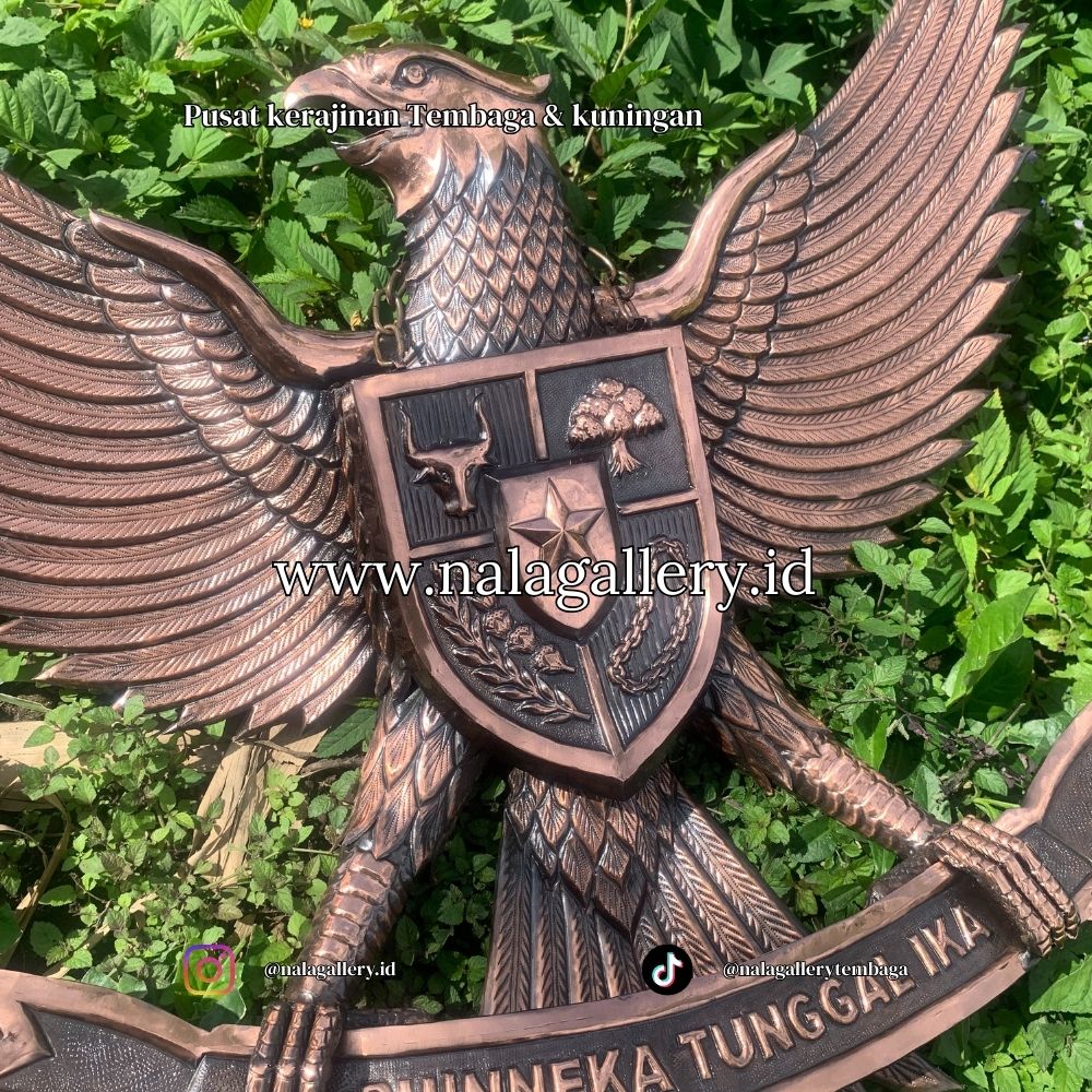 pengrajin garuda tembaga