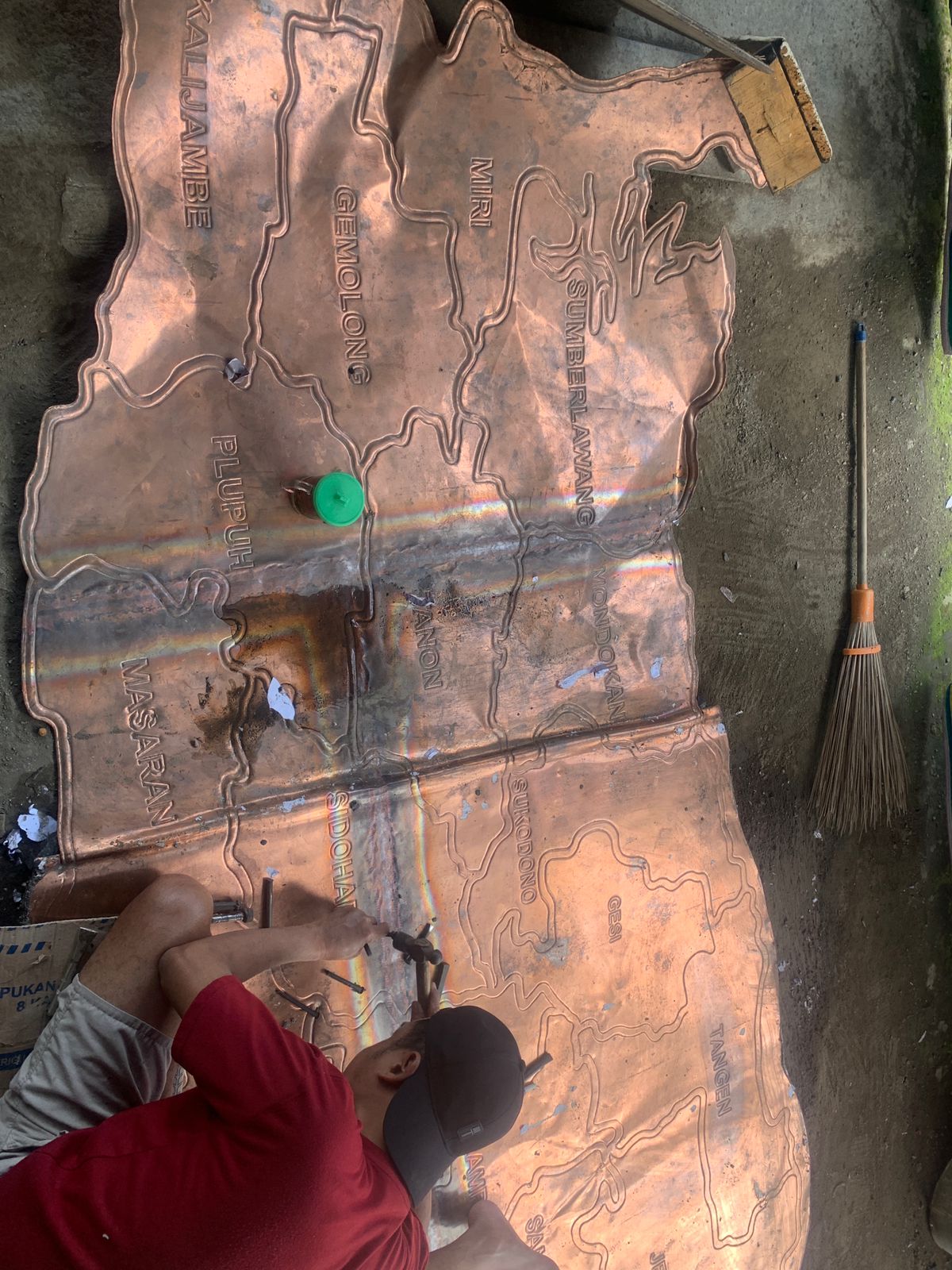 pengrajin tembaga asli