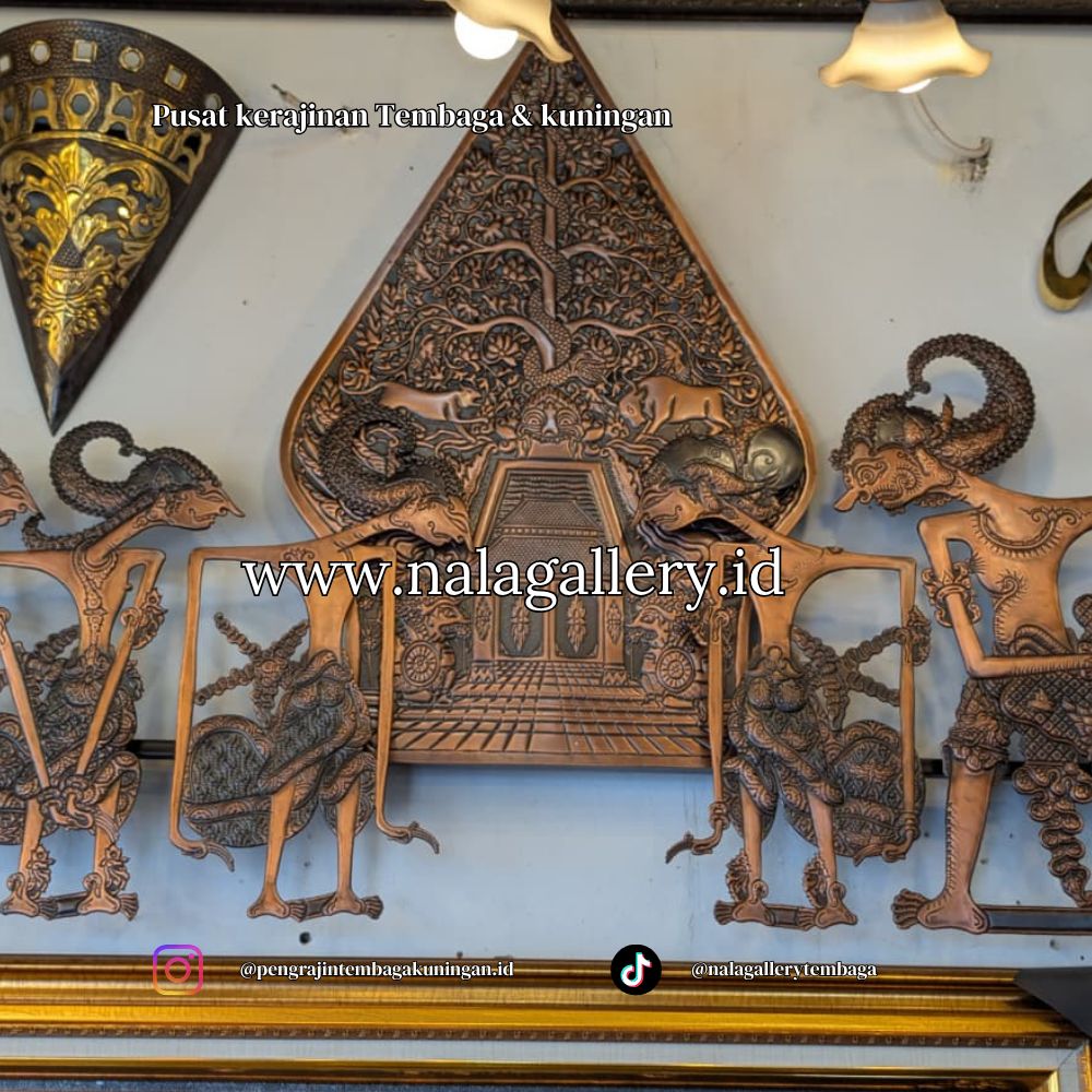 Tokoh Wayang dengan Detail Ukiran yang Khas dan kualitas yang sangat terbaik